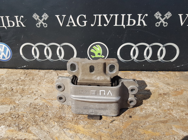 Ліва подушка двигуна 1K0199555N VAG
