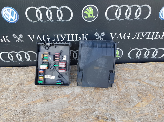 Коробка запобіжників 1K0937125D VAG