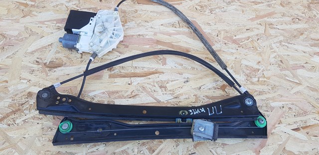 Двигун склопідіймача двері передньої, правої 1K0959792C VAG