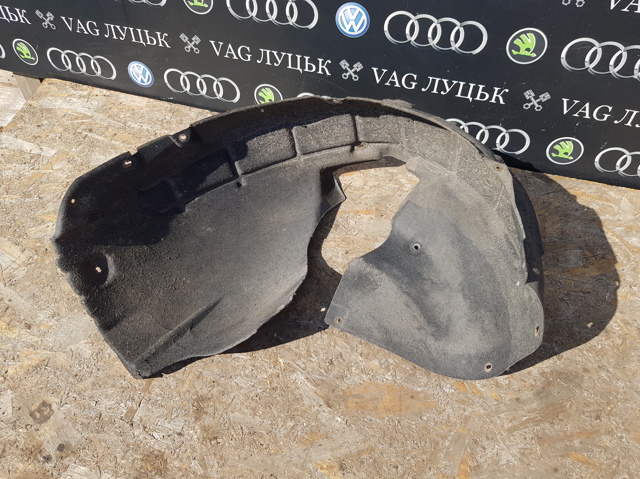 Підкрилок переднього крила, правий задній 1Z0809958 VAG