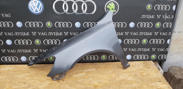 Переднє праве крило 1Z0821106C VAG