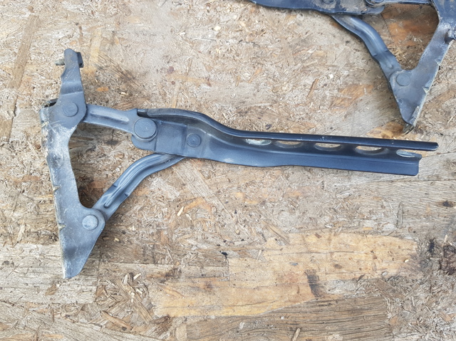 Петля капота, права 1Z0823302C VAG