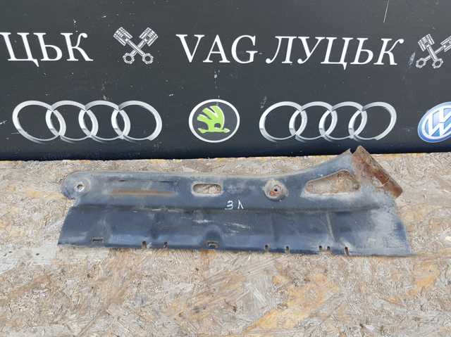 Кріплення бамера ліве 1Z9807147 VAG