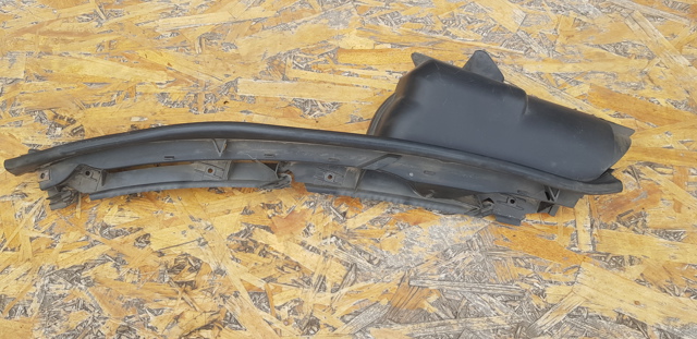 Водостік лобового скла, жабо 2108301113 MERCEDES