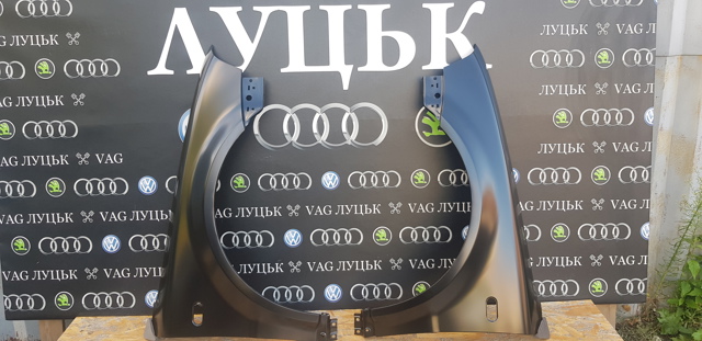 Переднє праве крило 3B0821106E VAG