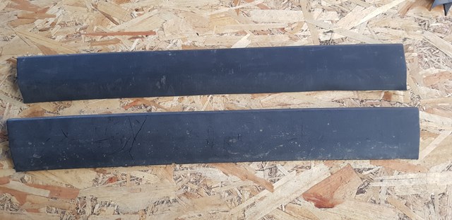 Накладка задньої лівої двері, нижня 3B0854949B VAG
