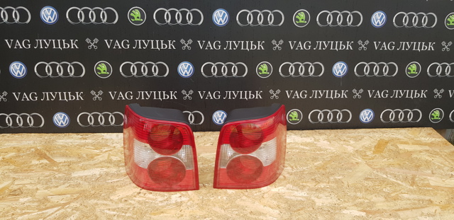 Задній правий стоп 3B9945096AA VAG
