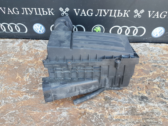 Коробка фільтра 3C0129607BH VAG