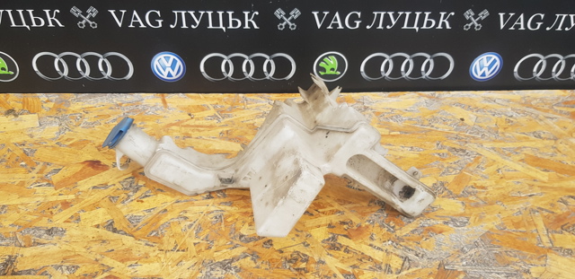 Бачок склоомивача 3C0955453J VAG