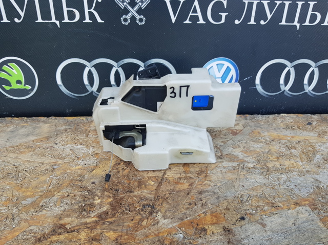 Замок задніх дверей, правих 3D4839016 VAG