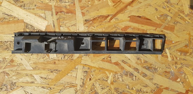 Кронштейн бампера заднього, правий 3T5807864 VAG