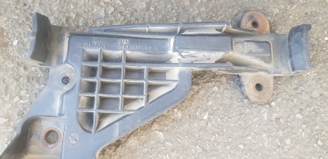 Напрямна заднього бампера, ліва 4A0807483A VAG