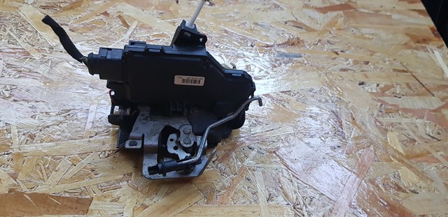 Замок дверей водія 4B1837015G VAG
