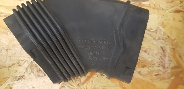 Патрубок повітряний, вхід повітряного фільтра 4F0129739B VAG