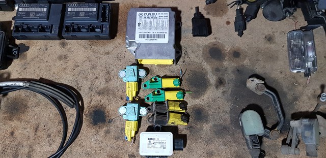 Датчик подушки безпеки 4F0955557 VAG