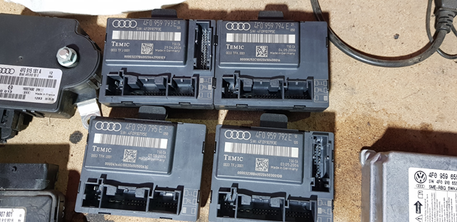 Блок комфорту передніх дверей 4F0959792E VAG