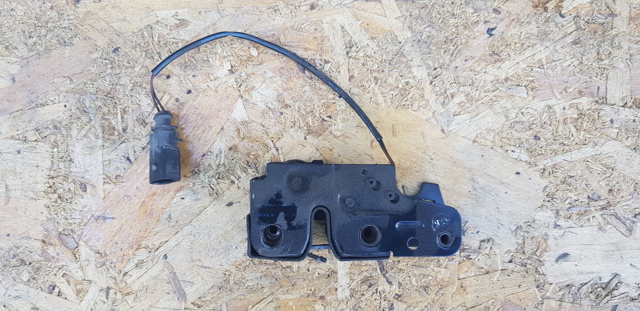 Замок капота 4L0823509 VAG