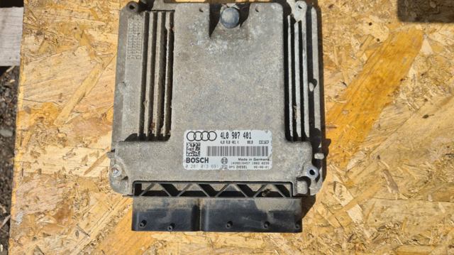 Модуль управління двигуном 4L0910401K VAG