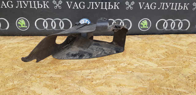 Кріплення фари передньої, лівої 4L0941613B VAG