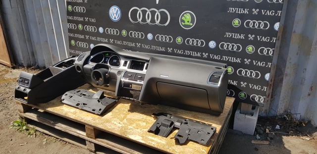 Торпеда приладова панель 4L1857041N24A VAG