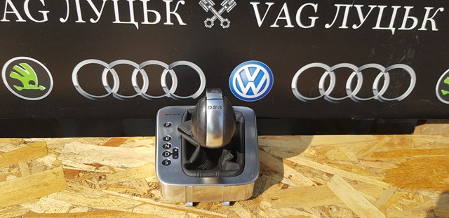 Рукоятка важеля КПП 5N1713203R VAG