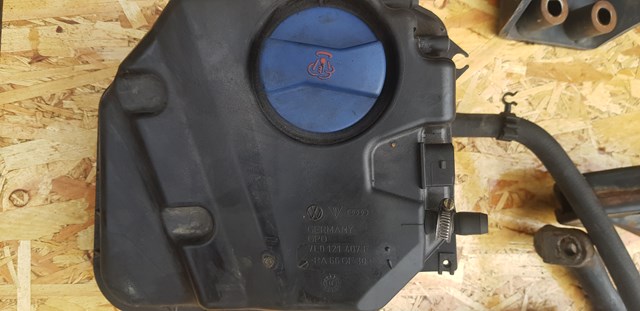 Бачок розширювальний 7L0121407F VAG