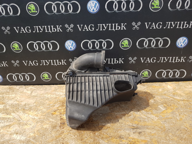 Коробка фільтра 7L0129607 VAG