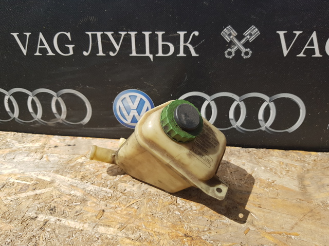 Бачок насоса ГПР 7L0422371C VAG