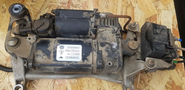 Компресор пневмопідкачкою (амортизаторів) 7L0616006C VAG