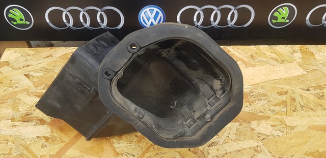 Повітроприймач Volkswagen Touareg 1