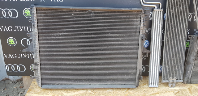 Радіатор двигуна 7L6121253B VAG