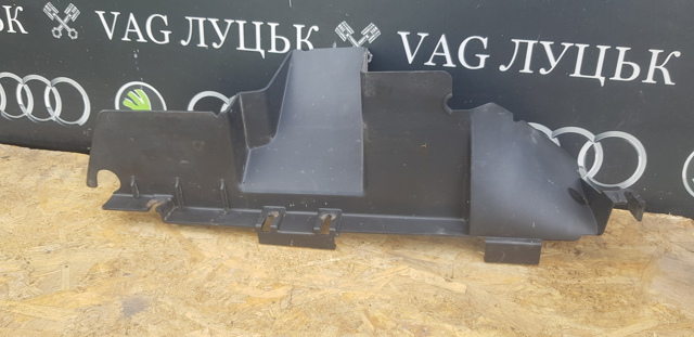 Повітропровід / дефлектор радіатора, правий 7L6121334D VAG