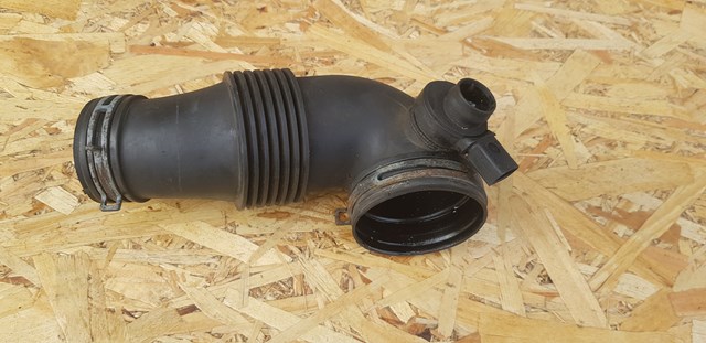 Патрубок повітряний, вихід повітряного фільтра 7L6129534 VAG