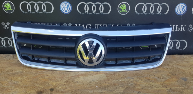 Захисна решітка радіатора 7L6853653 VAG
