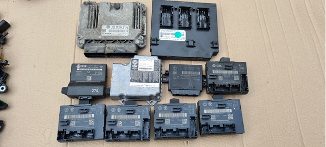 Блок комфорту задніх дверей 7N0959794 VAG