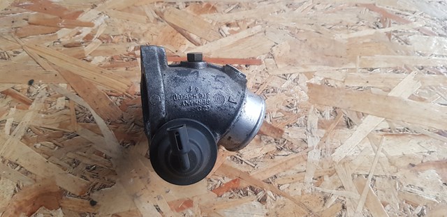 Дросільна заслінка в зборі 8D0145950D VAG