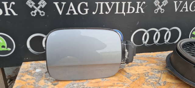 Дверцята бензобака 8K0809907 VAG