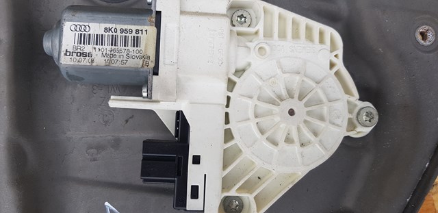 Привід ліфта передній 8K0959811 VAG