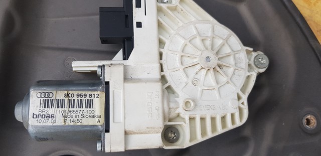 Двигун склопідіймача двері передньої, правої 8K0959812 VAG