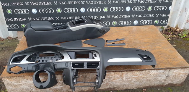 Панель передня "торпедо" 8K1857003CEF1 VAG