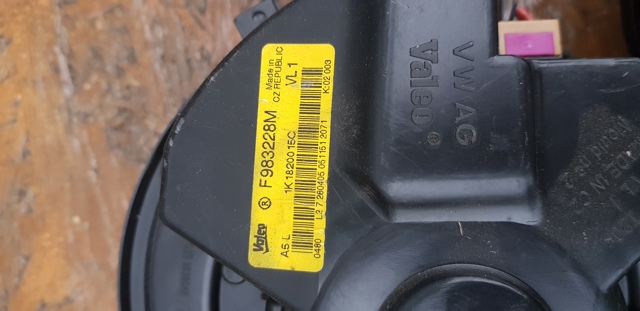 Двигун вентилятора пічки (обігрівача салону) F983228M VAG