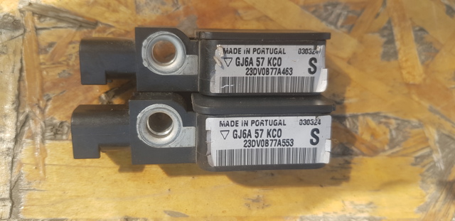 Датчик Ейрбег передній GJ6A57KC0 MAZDA