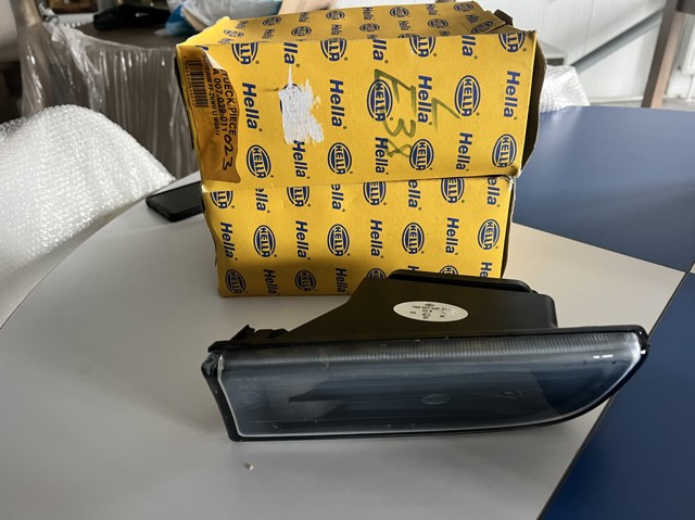 Протитуманка ліва 1NA007039011 HELLA