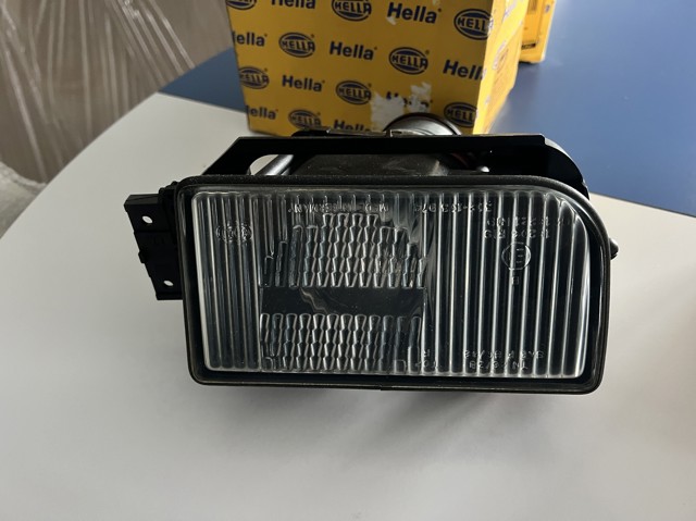 Фара протитуманна, права 1NL005230121 HELLA