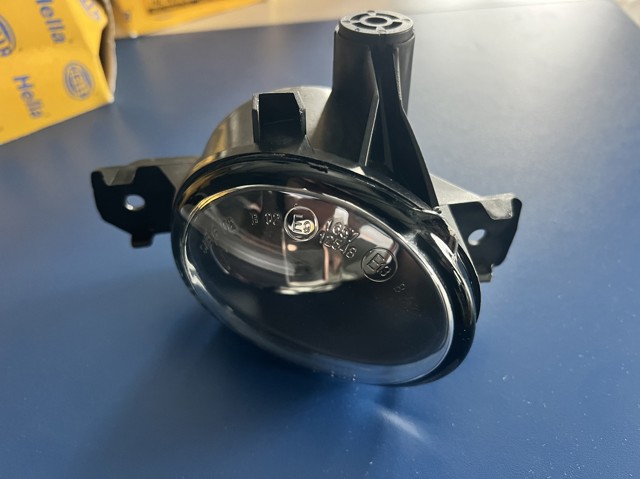 Права протитуманні фари 63176910792 BMW