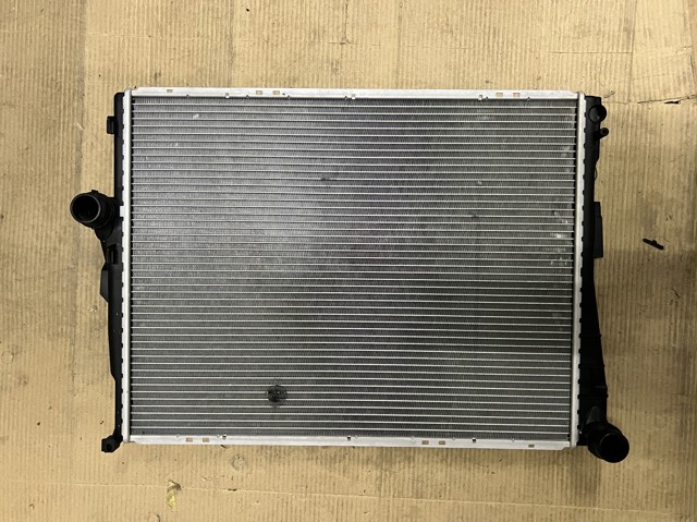 Радіатор двигуна 8MK376716261 HELLA