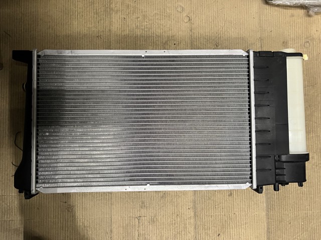 Підвіска радіатора 8MK376717211 HELLA