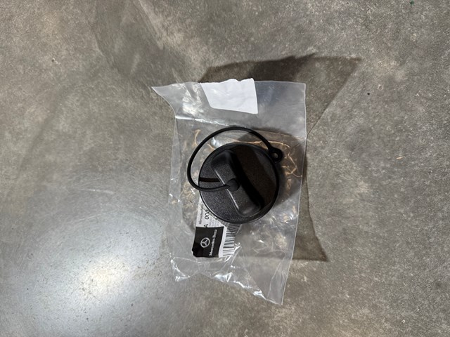 Кришка / пробка бензобака A0004705805 MERCEDES