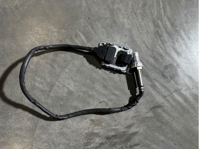 Датчик оксидів азоту NOX, задній A0009058111 MERCEDES