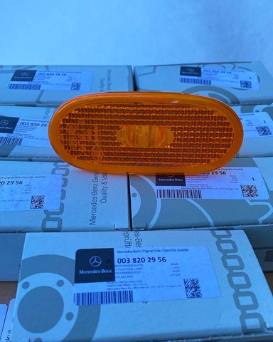 Ліхтарі розпізнавальні A0038202956 MERCEDES